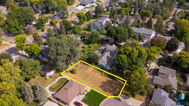 212 E 34th St Street, Sioux Falls, SD 57105