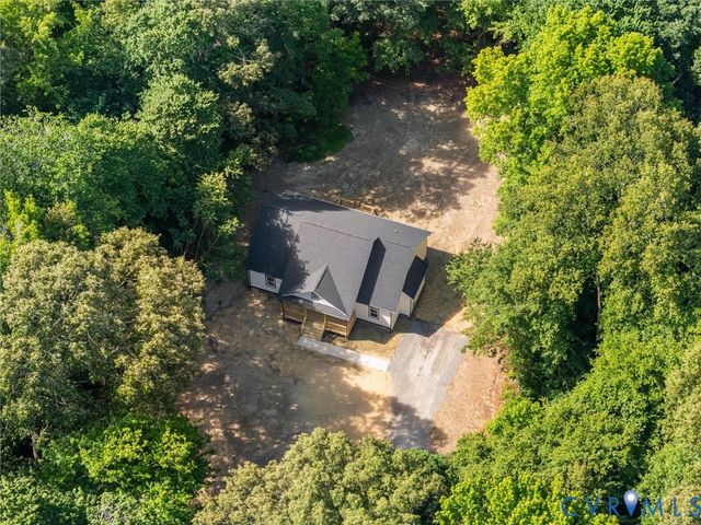 18801 The Glebe Ln, Providence Forge, VA 23030