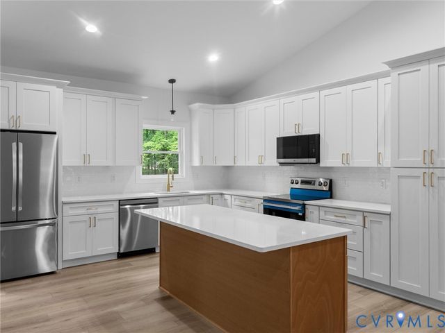 18801 The Glebe Ln, Providence Forge, VA 23030