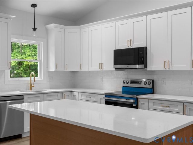 18801 The Glebe Ln, Providence Forge, VA 23030