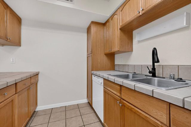 3859 Montgomery Boulevard NE APT 1321, Albuquerque, NM 87109