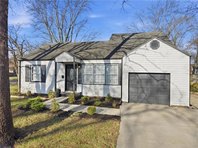 629 S Sherman Avenue, Olathe, KS 66061