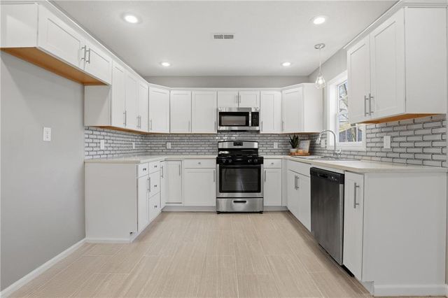 629 S Sherman Avenue, Olathe, KS 66061