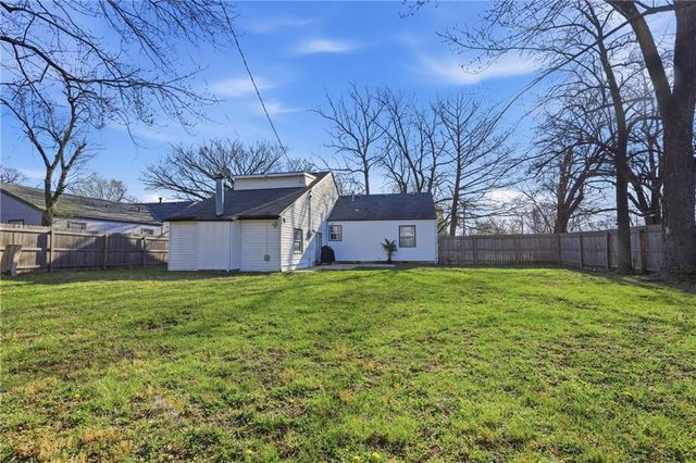 629 S Sherman Avenue, Olathe, KS 66061