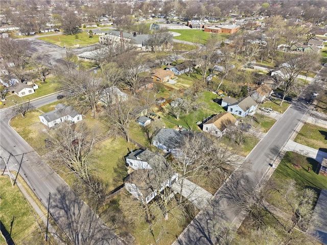 629 S Sherman Avenue, Olathe, KS 66061