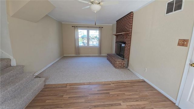 8 Bonnie LN, Newport News, VA 23606