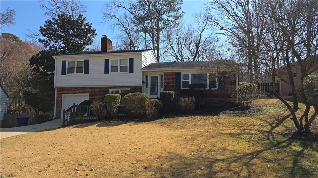 8 Bonnie LN, Newport News, VA 23606