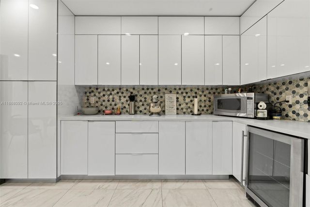420 NW 44th Ave, Miami, FL 33126