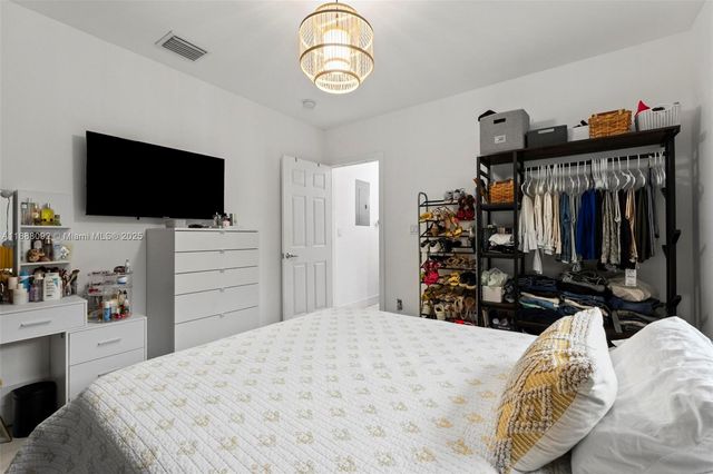 420 NW 44th Ave, Miami, FL 33126