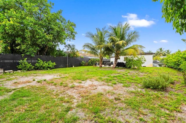 420 NW 44th Ave, Miami, FL 33126