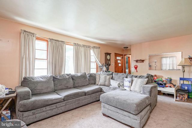 28 MALAGA TERRACE, Malaga, NJ 08328