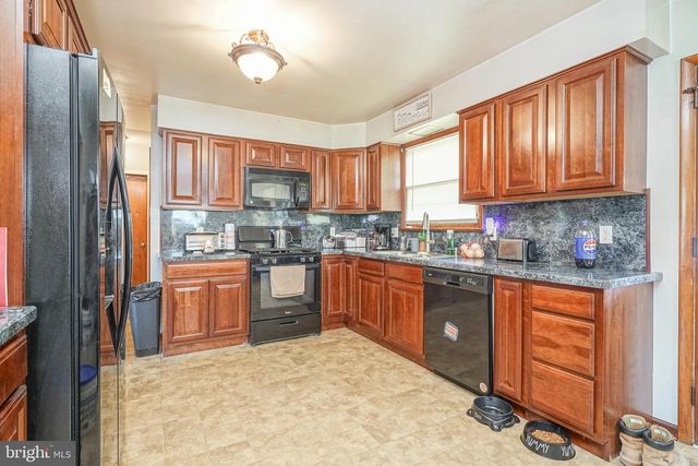 28 MALAGA TERRACE, Malaga, NJ 08328