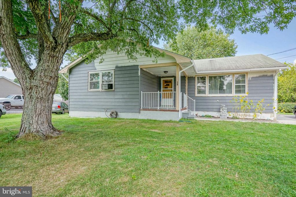 28 MALAGA TERRACE, Malaga, NJ 08328