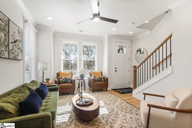 9 Hawthorne Lane Unit 105, Greenville, SC 29615