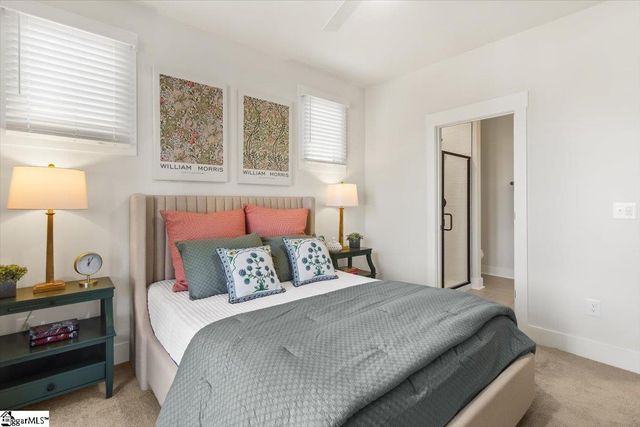 9 Hawthorne Lane Unit 105, Greenville, SC 29615