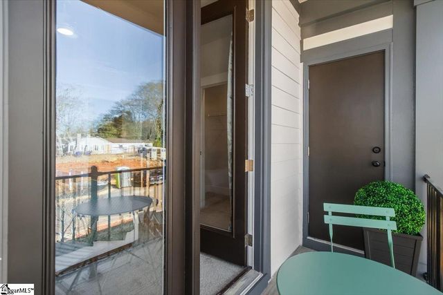 9 Hawthorne Lane Unit 105, Greenville, SC 29615