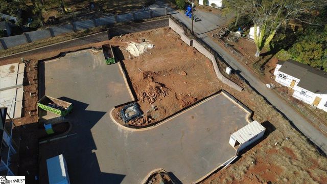 9 Hawthorne Lane Unit 105, Greenville, SC 29615