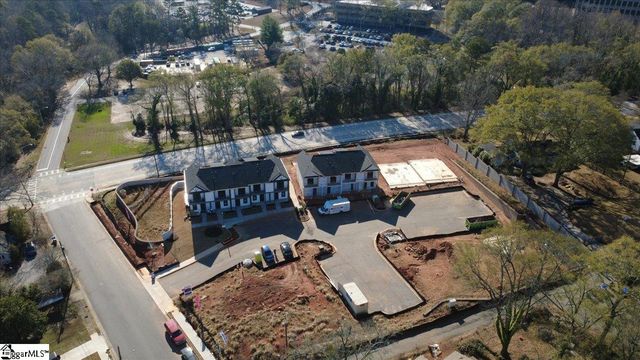 9 Hawthorne Lane Unit 105, Greenville, SC 29615