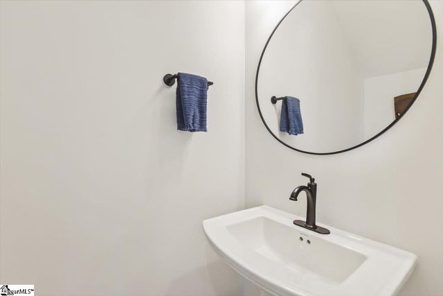 9 Hawthorne Lane Unit 105, Greenville, SC 29615