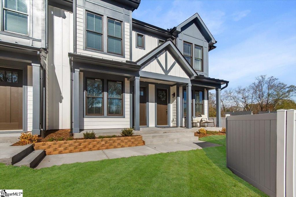 9 Hawthorne Lane Unit 105, Greenville, SC 29615