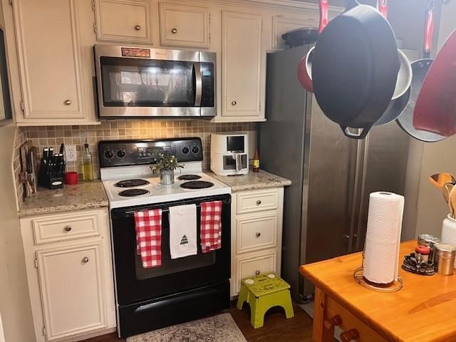 208 Westridge Drive, Huntsville, TX 77340