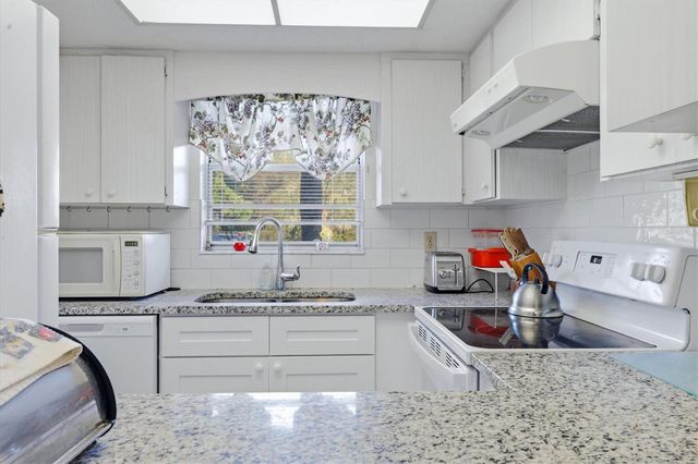 2 QUAILS RUN BOULEVARD 2104, Englewood, FL 34223