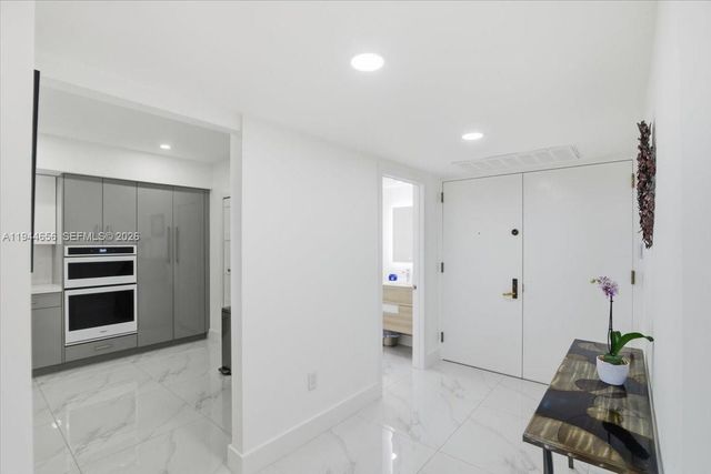 8925 Collins Ave 9F, Surfside, FL 33154