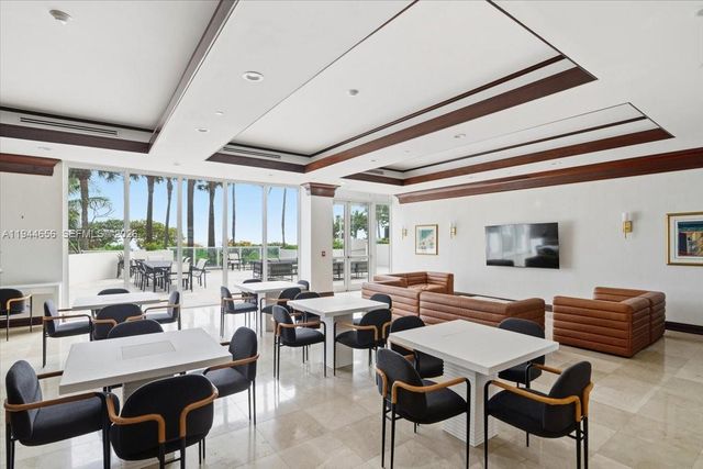 8925 Collins Ave 9F, Surfside, FL 33154