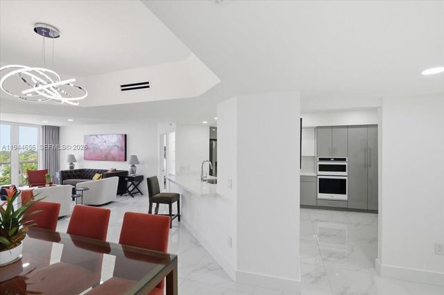 8925 Collins Ave 9F, Surfside, FL 33154