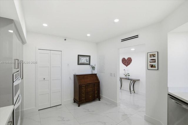 8925 Collins Ave 9F, Surfside, FL 33154