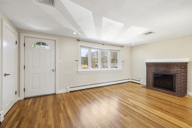 160 Ravenswood Road, Waltham, MA 02453