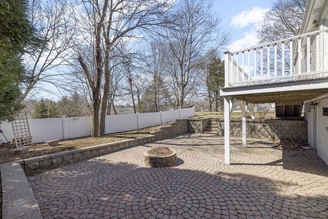 160 Ravenswood Road, Waltham, MA 02453