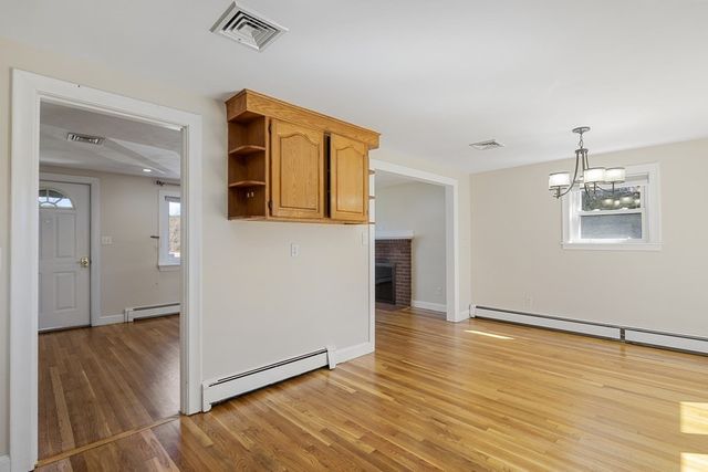 160 Ravenswood Road, Waltham, MA 02453