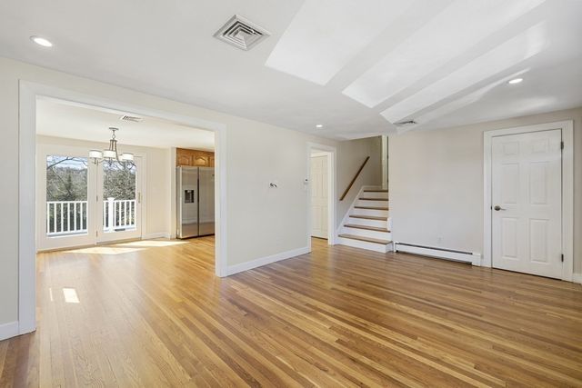 160 Ravenswood Road, Waltham, MA 02453