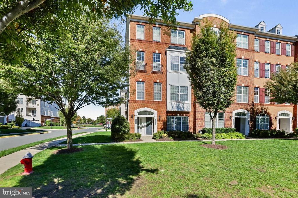 43011 CLARKS MILL TER, Ashburn, VA 20148