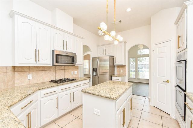 10206 Hahns Peak Drive, Houston, TX 77095