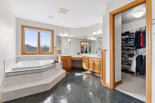 5106 Nicklaus Drive NW, Rochester, MN 55901