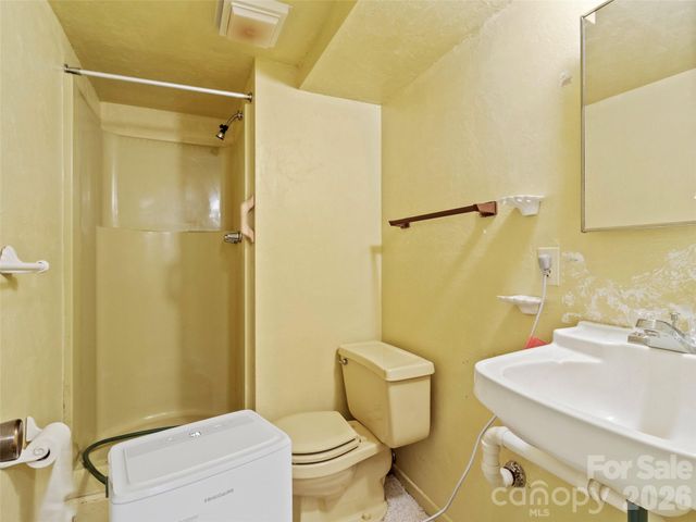 144 Florida Hill Drive, Green Mountain, NC 28740