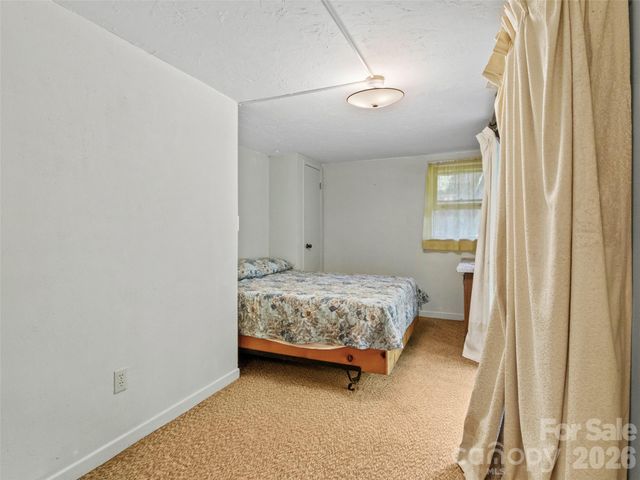 144 Florida Hill Drive, Green Mountain, NC 28740