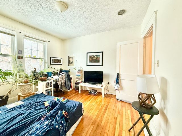 26 Chiswick Rd 6, Boston, MA 02135