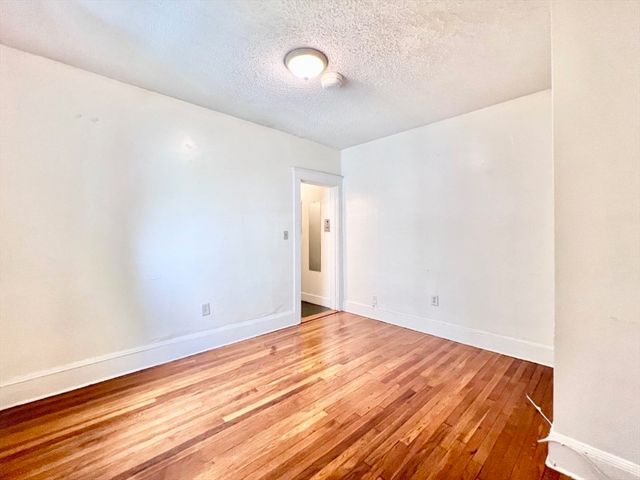 26 Chiswick Rd 6, Boston, MA 02135