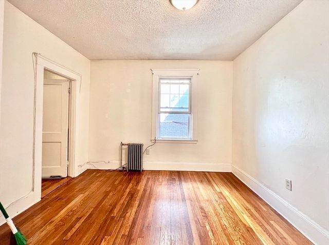 26 Chiswick Rd 6, Boston, MA 02135