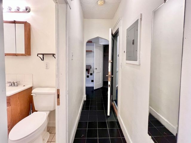 26 Chiswick Rd 6, Boston, MA 02135