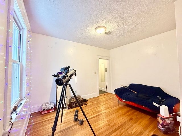 26 Chiswick Rd 6, Boston, MA 02135