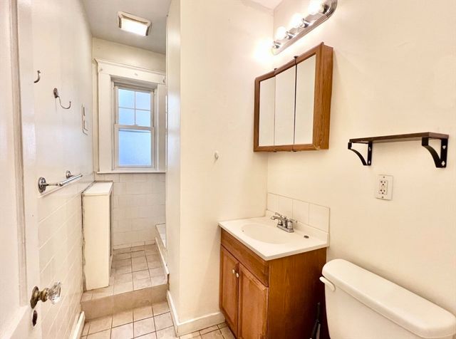 26 Chiswick Rd 6, Boston, MA 02135
