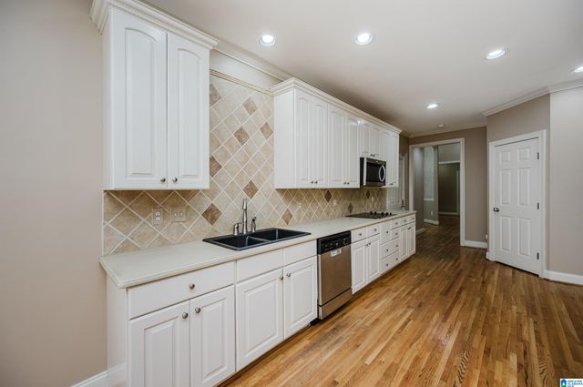 1703 OAK PARK LANE, Hoover, AL 35080