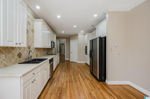 1703 OAK PARK LANE, Hoover, AL 35080