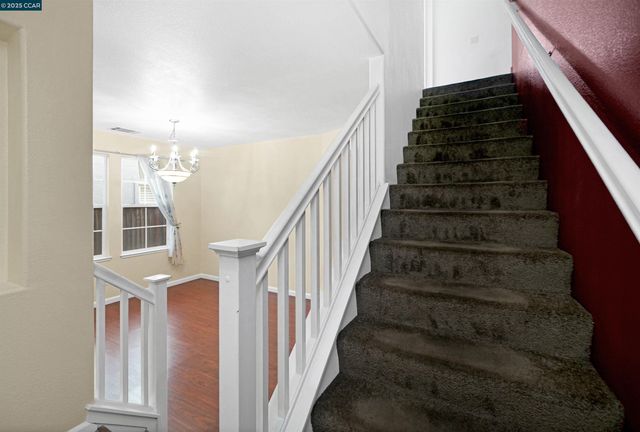 5700 Oakmont Dr, Richmond, CA 94806