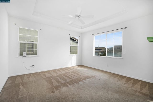 5700 Oakmont Dr, Richmond, CA 94806