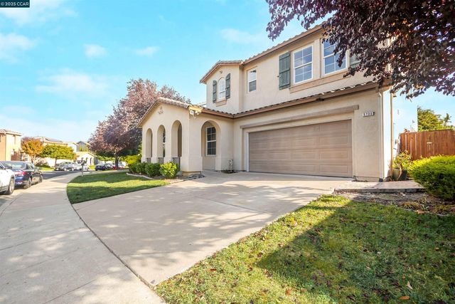 5700 Oakmont Dr, Richmond, CA 94806